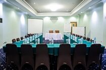 Mega Anggrek Hotel Jakarta Slipi Bagian luar foto